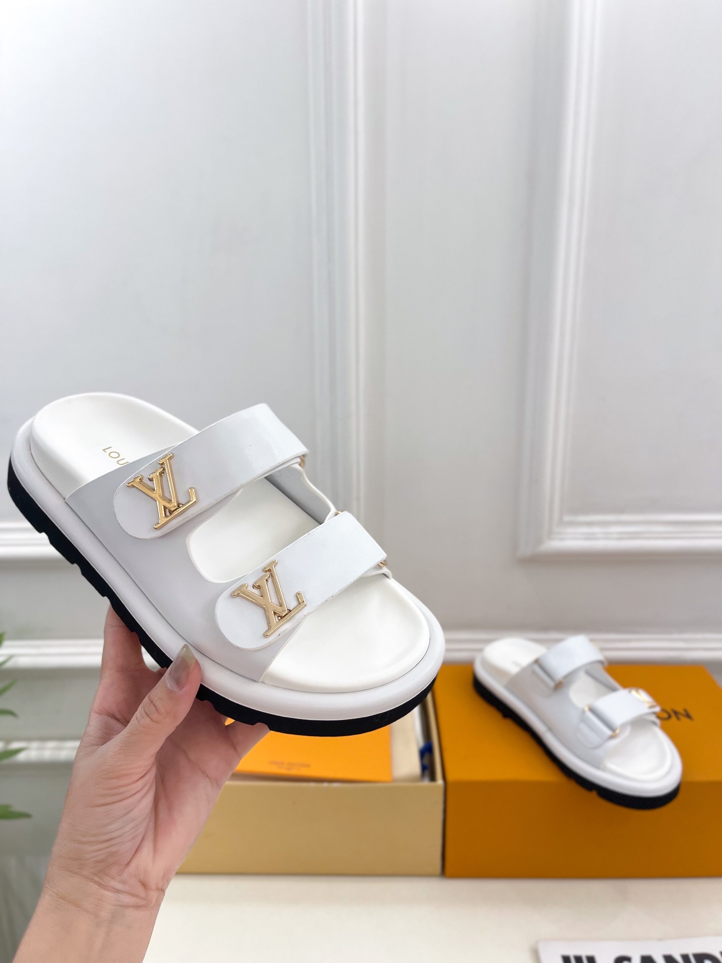 L0vis Vvtt0n 25SS Sandals