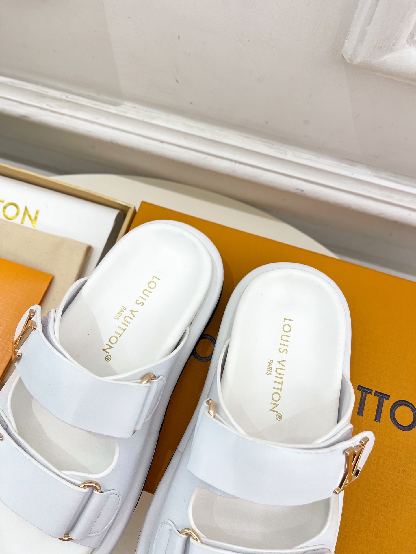 L0vis Vvtt0n 25SS Sandals