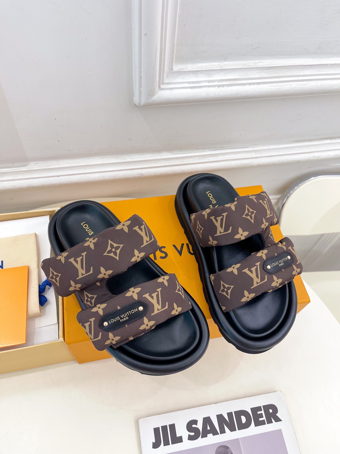 L0vis Vvtt0n 25SS Sandals