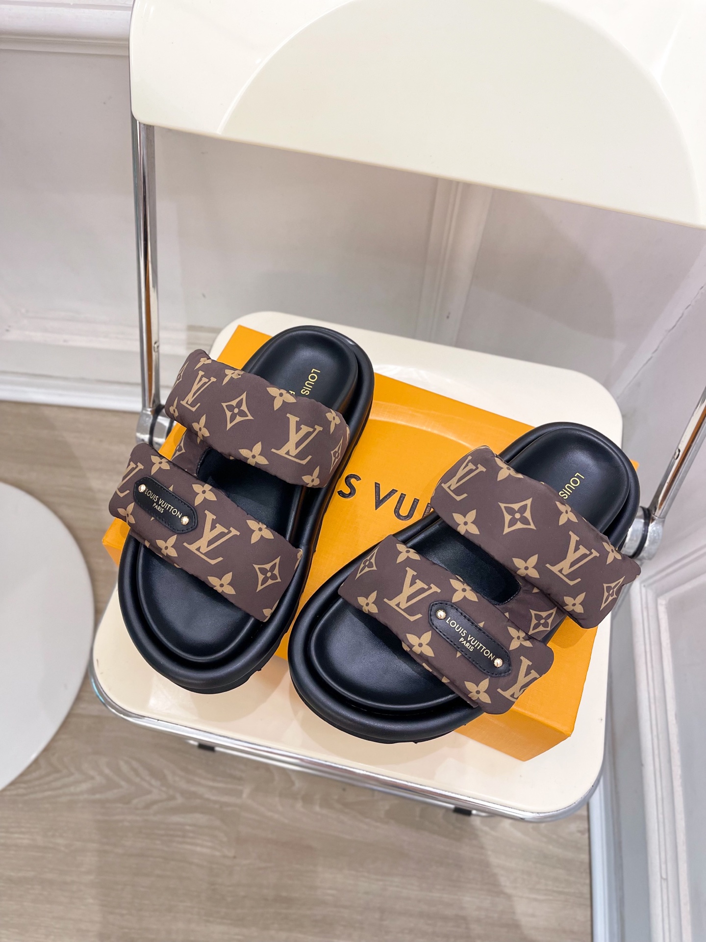 L0vis Vvtt0n 25SS Sandals