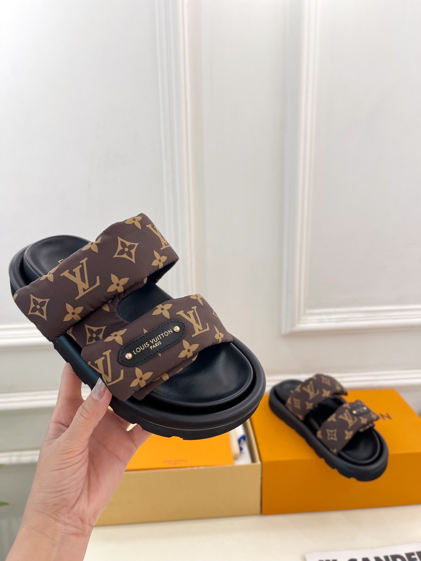 L0vis Vvtt0n 25SS Sandals