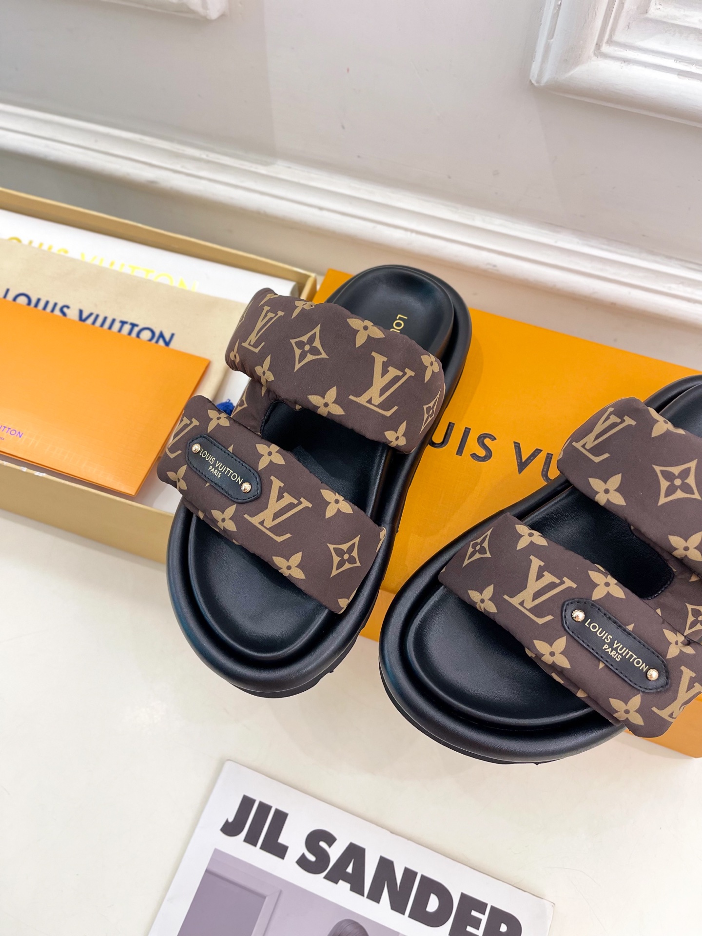 L0vis Vvtt0n 25SS Sandals
