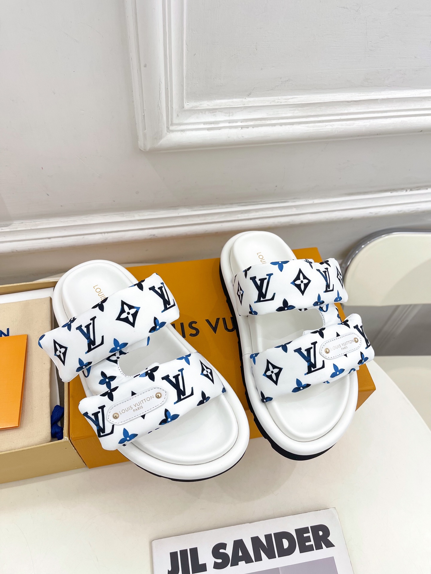 L0vis Vvtt0n 25SS Sandals