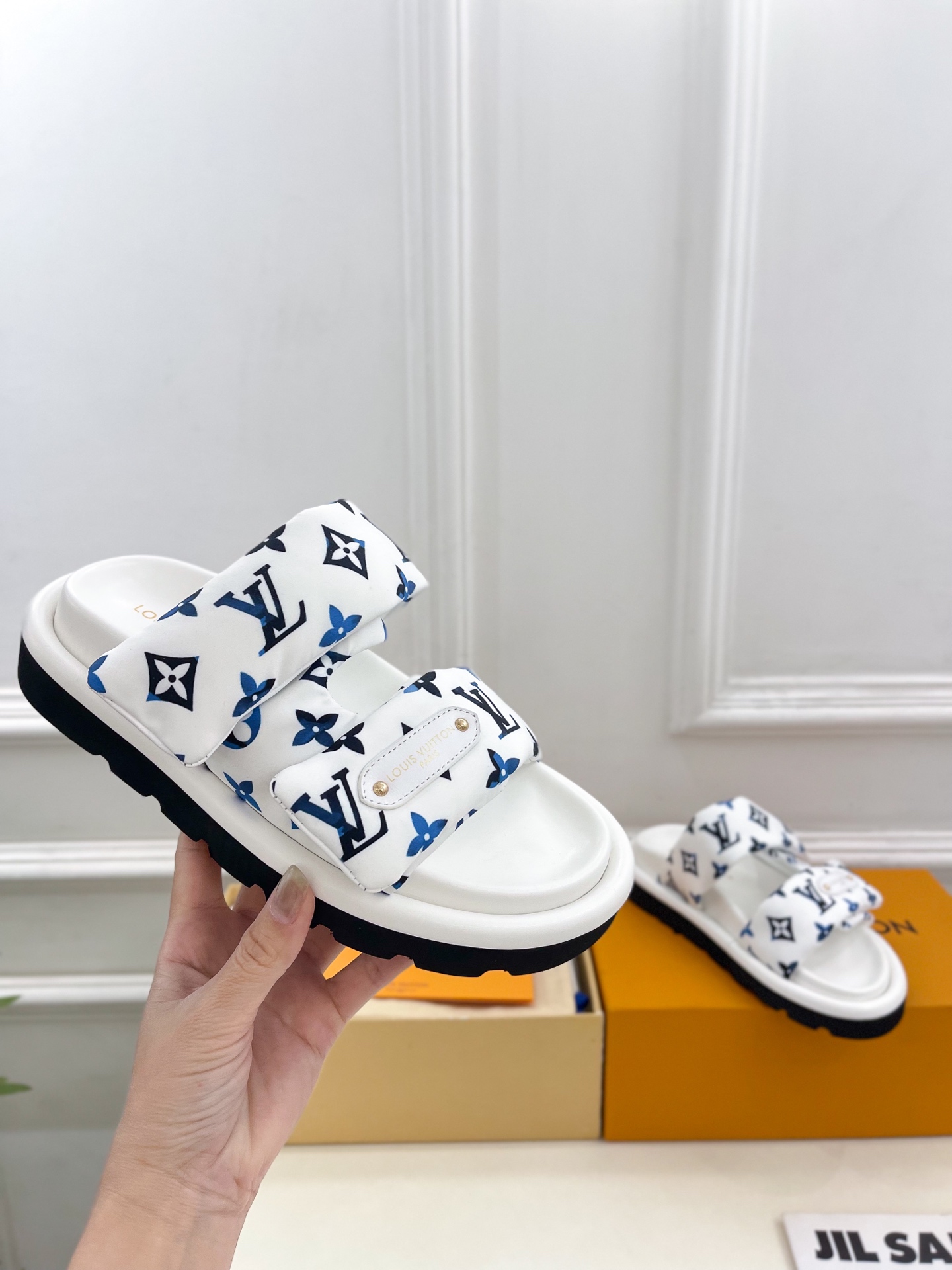 L0vis Vvtt0n 25SS Sandals
