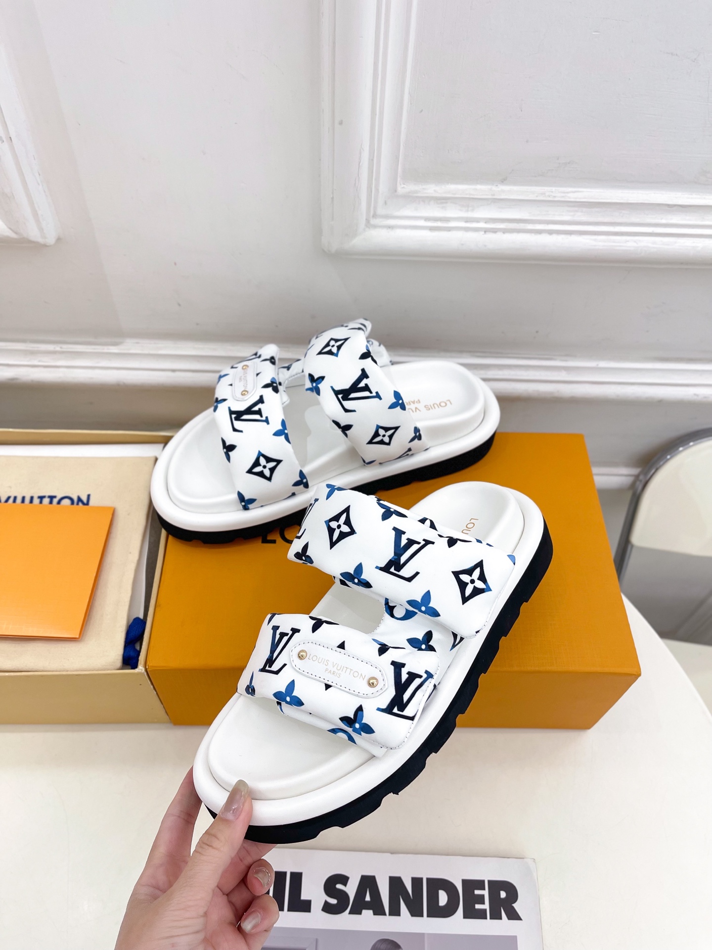 L0vis Vvtt0n 25SS Sandals