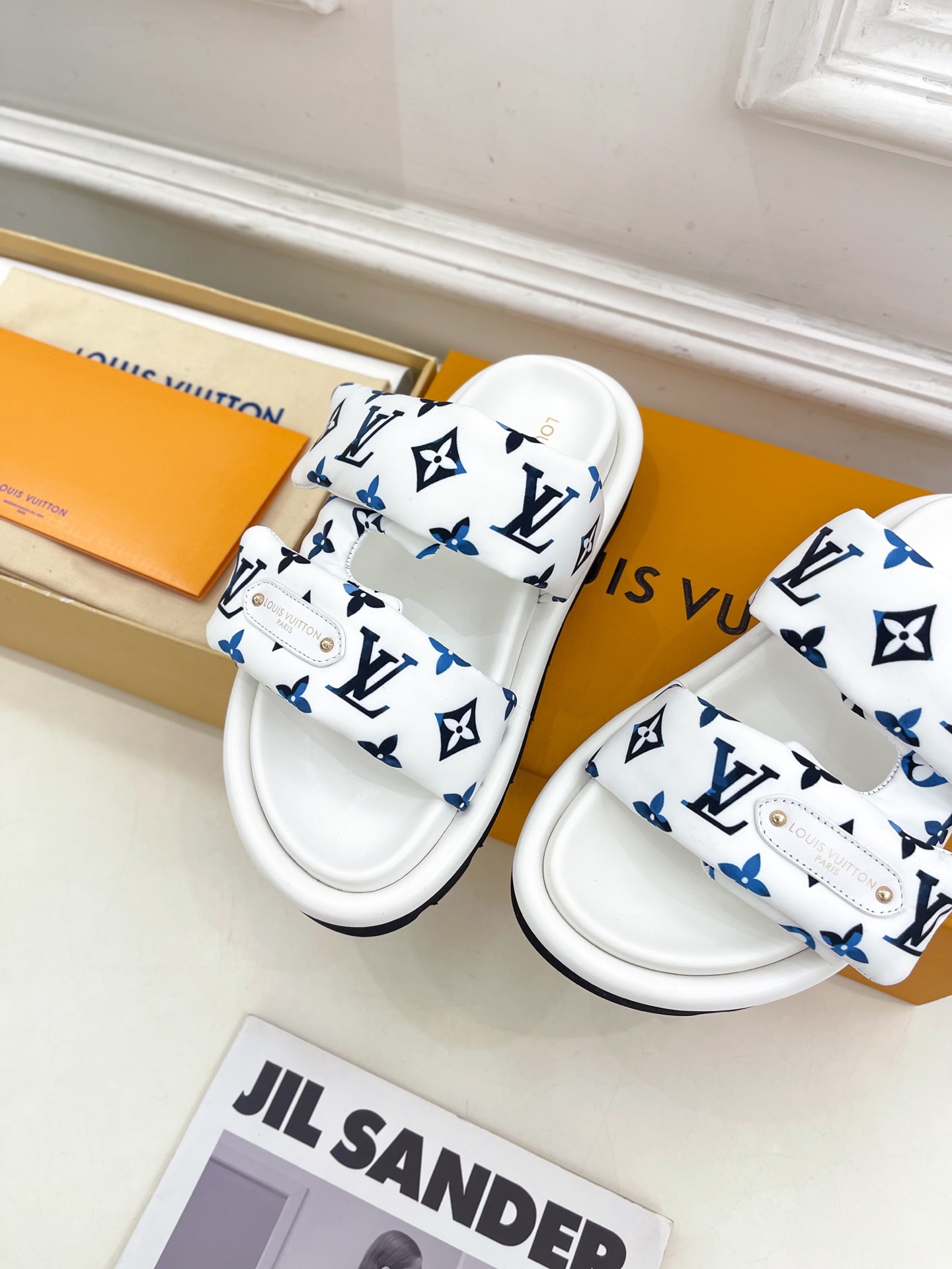 L0vis Vvtt0n 25SS Sandals