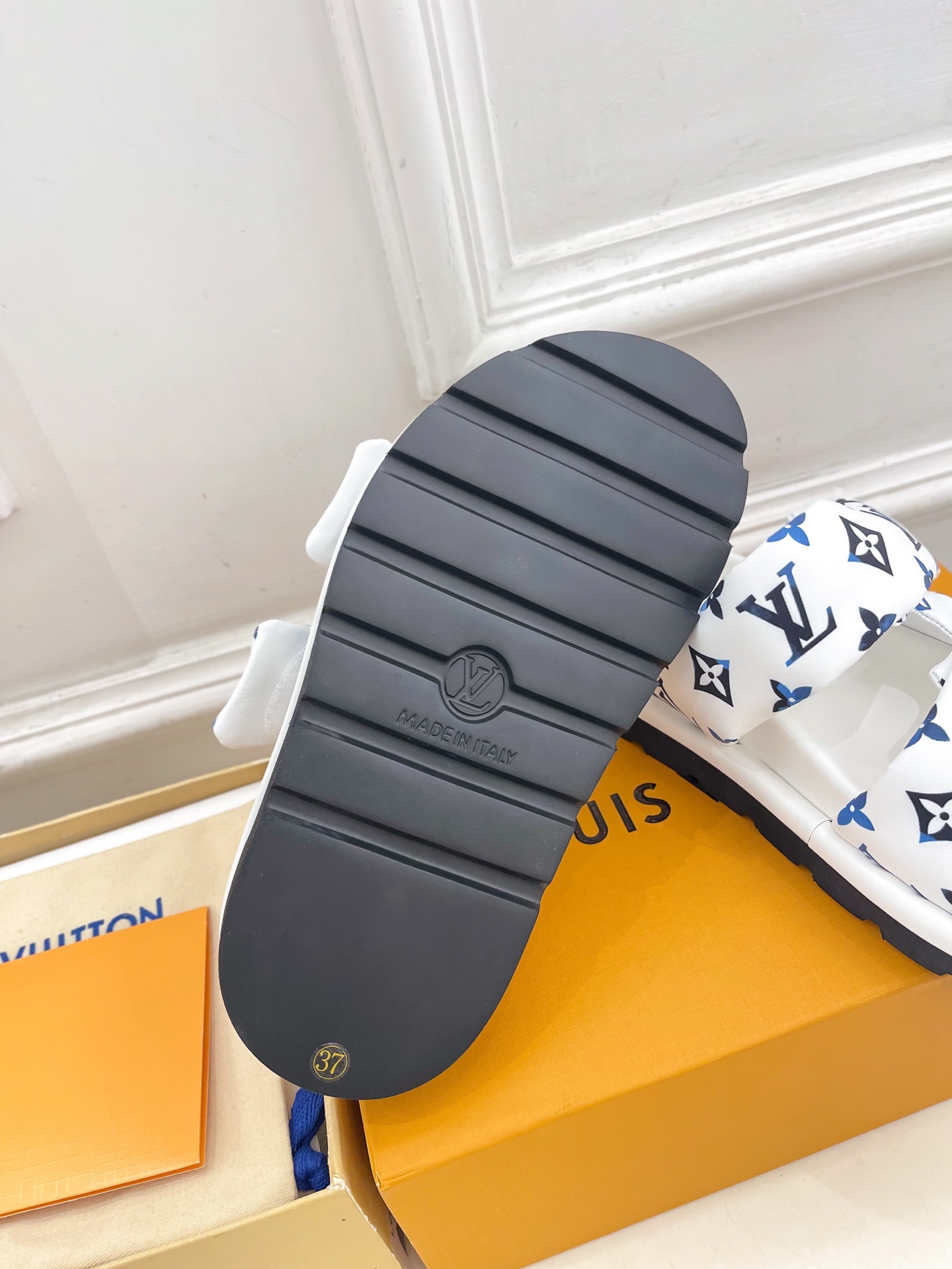 L0vis Vvtt0n 25SS Sandals