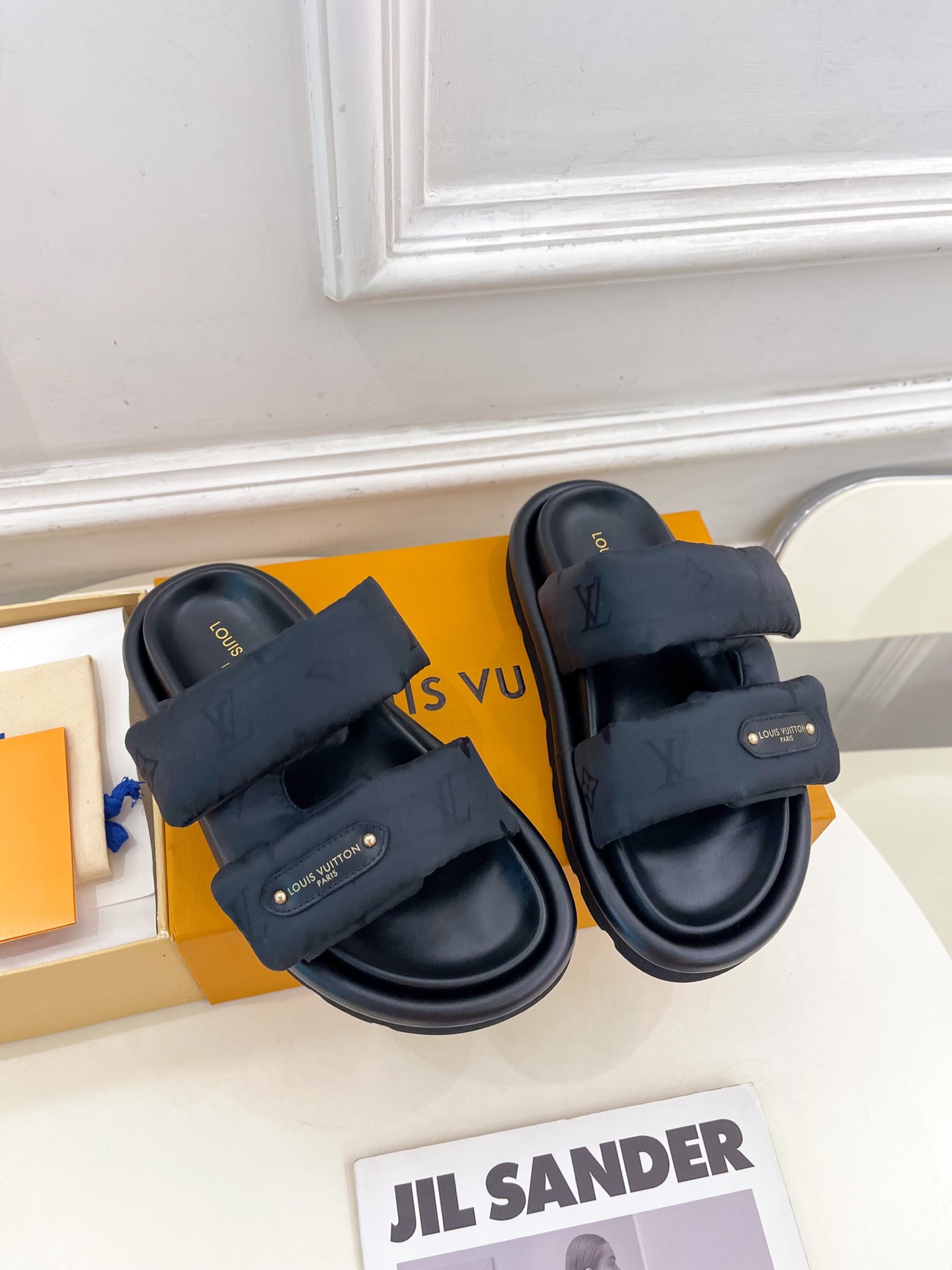 L0vis Vvtt0n 25SS Sandals