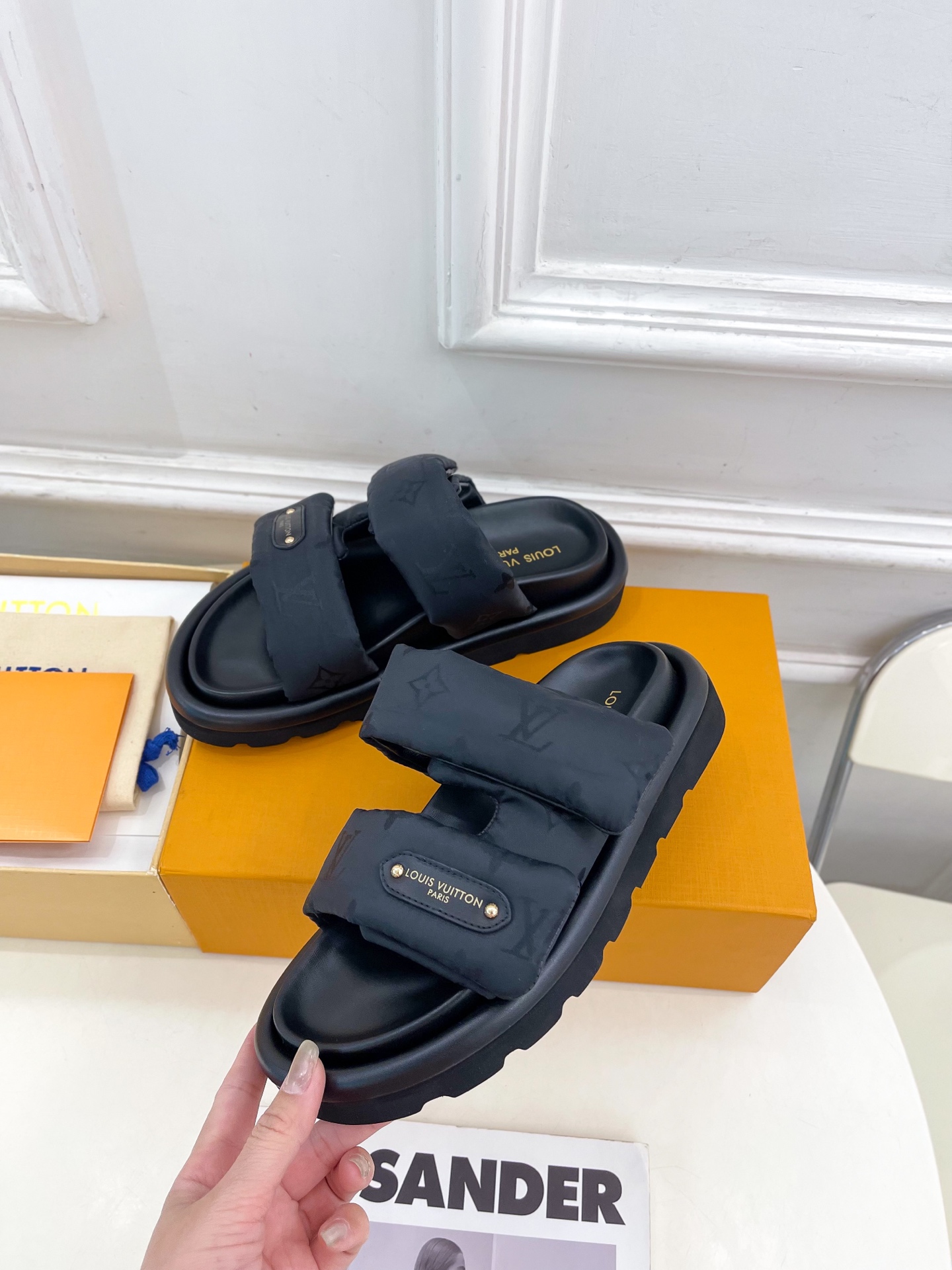 L0vis Vvtt0n 25SS Sandals