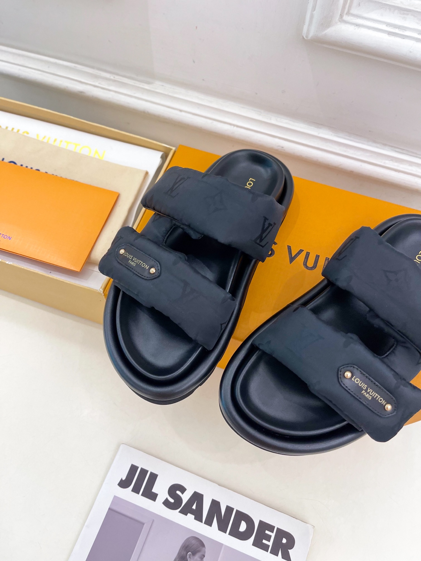 L0vis Vvtt0n 25SS Sandals