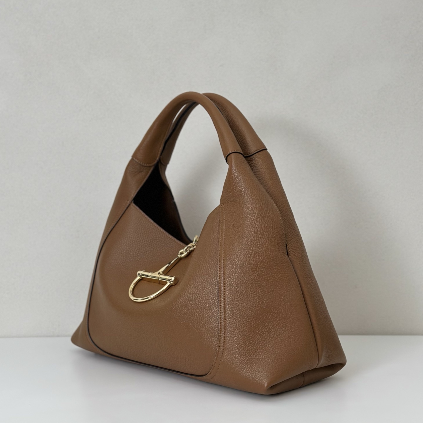 Gvc*1 Softbit Large Shoulder Bag In Leather-46*26*16CM