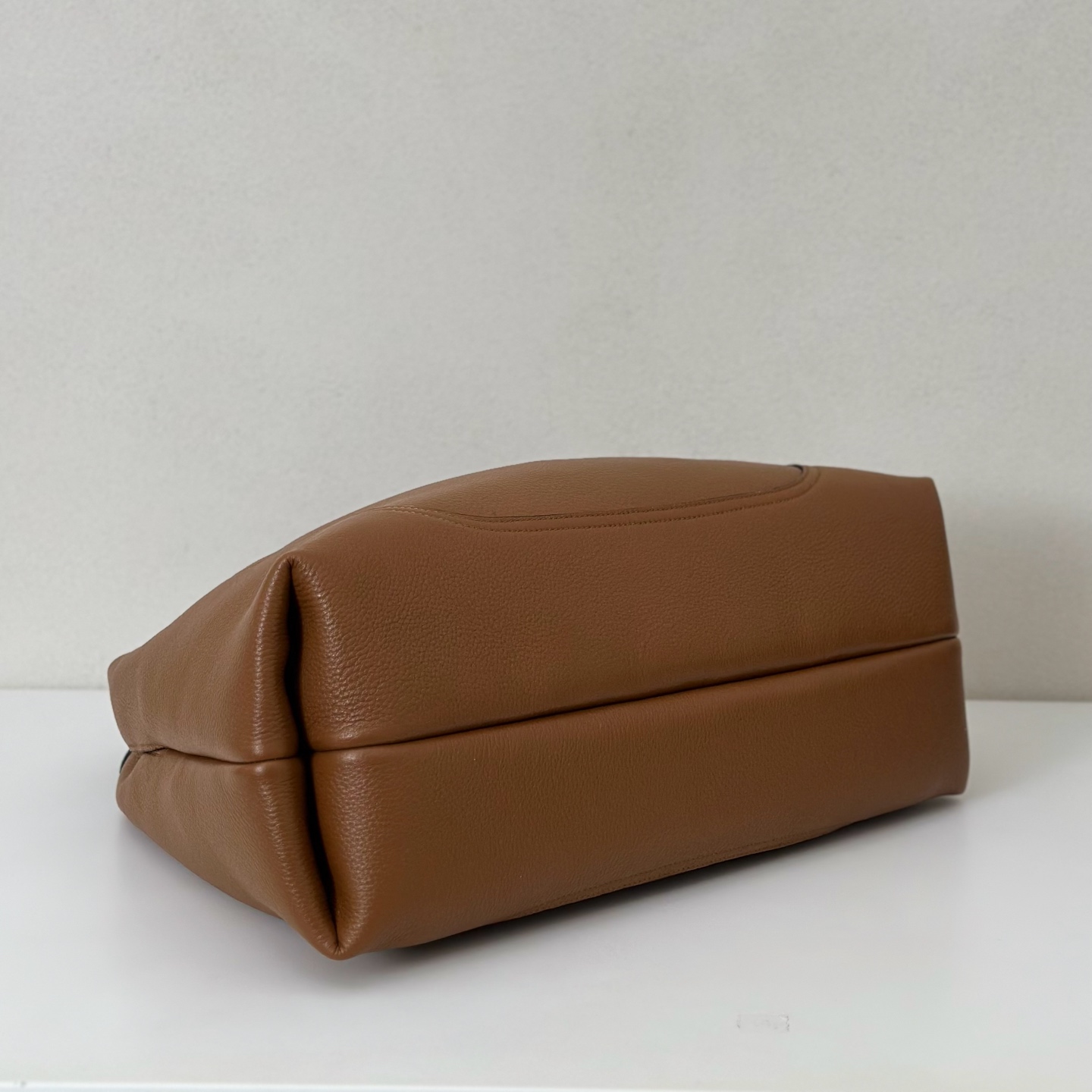 Gvc*1 Softbit Large Shoulder Bag In Leather-46*26*16CM