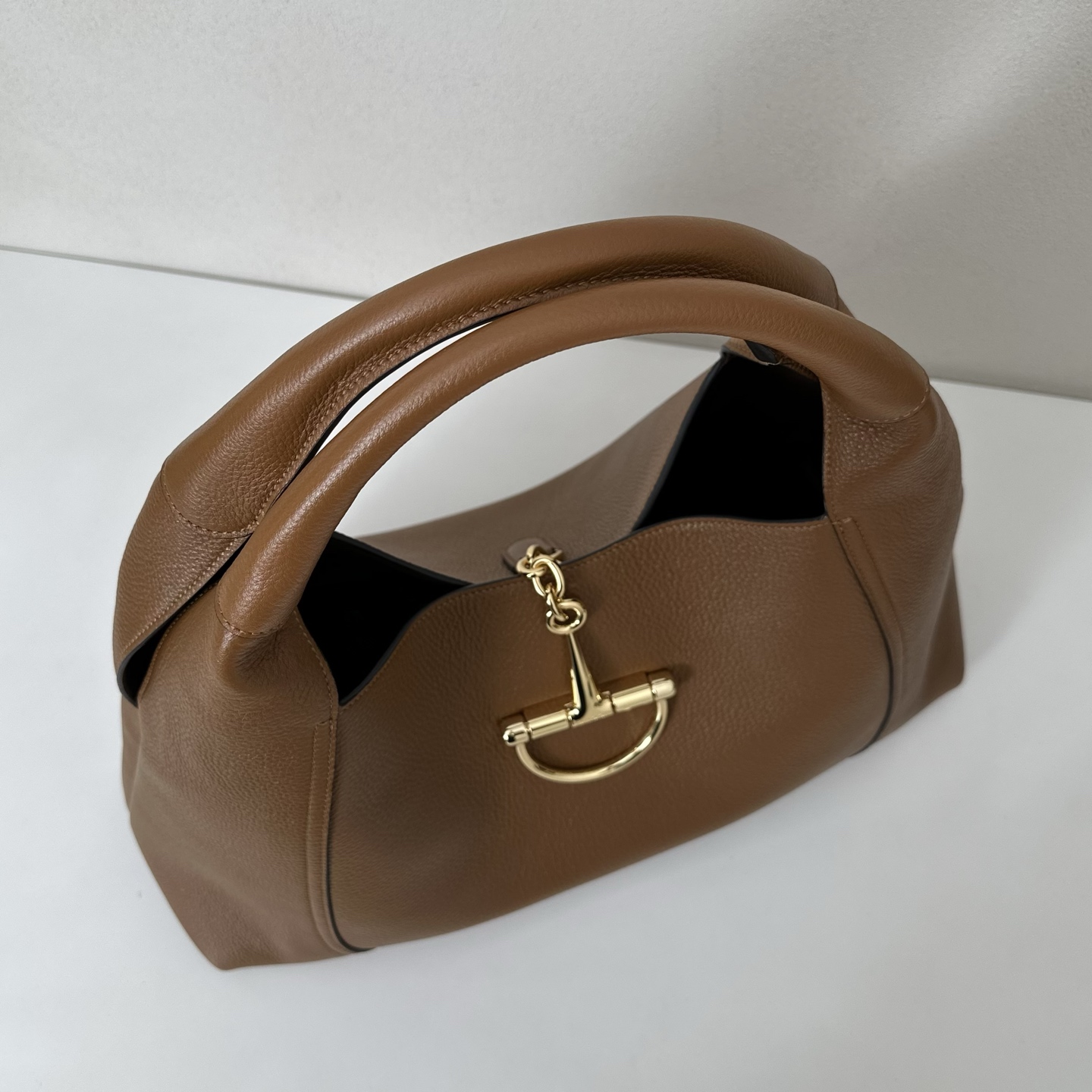 Gvc*1 Softbit Large Shoulder Bag In Leather-46*26*16CM