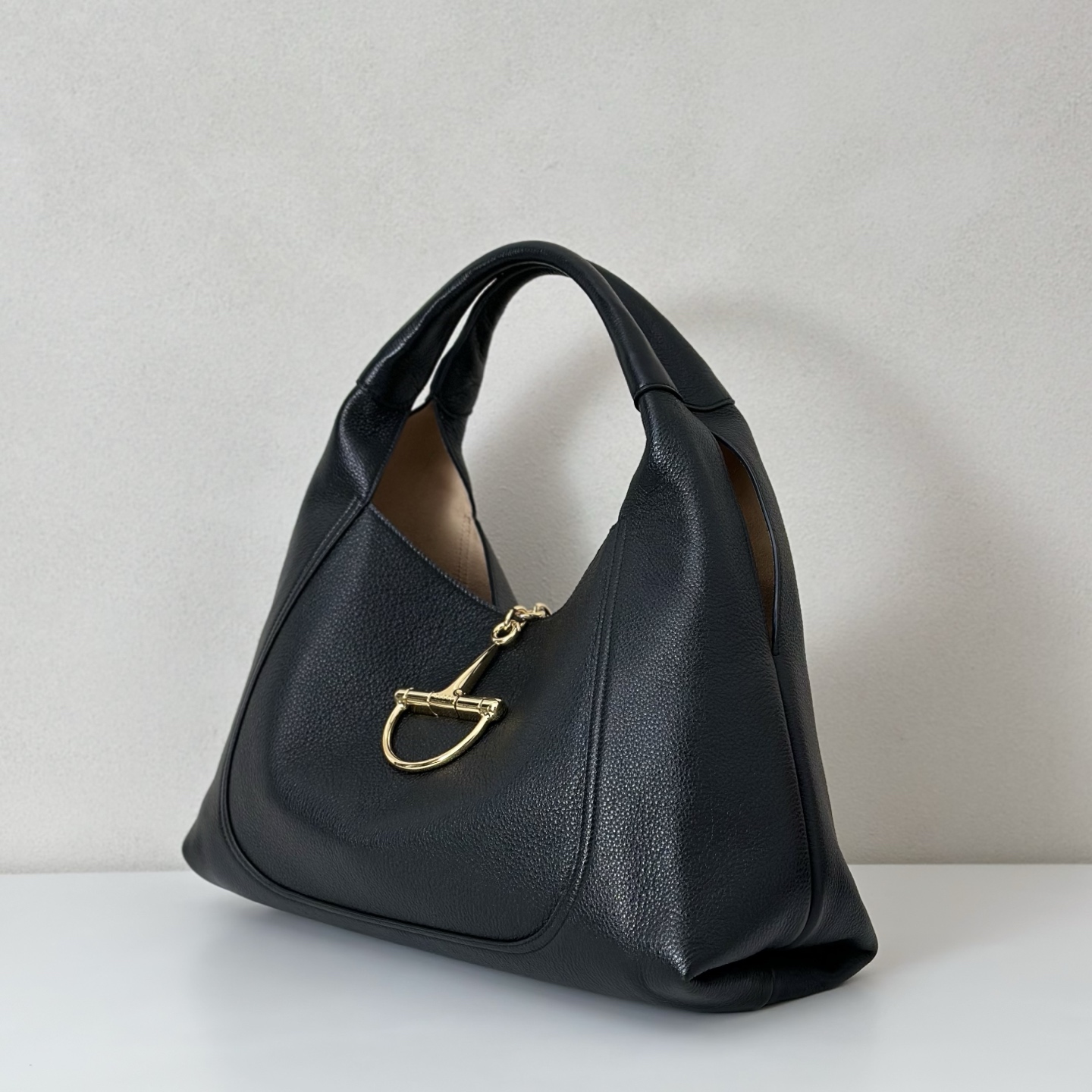 Gvc*1 Softbit Large Shoulder Bag In Leather-46*26*16CM