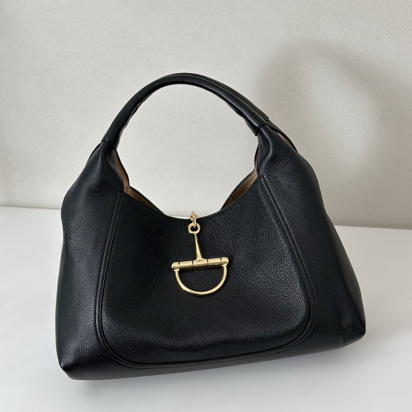 Gvc*1 Softbit Large Shoulder Bag In Leather-46*26*16CM