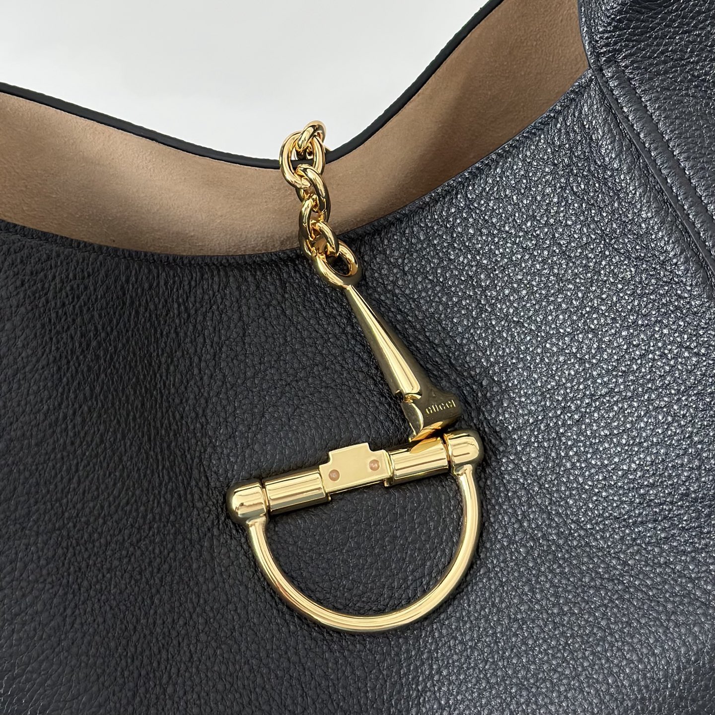 Gvc*1 Softbit Large Shoulder Bag In Leather-46*26*16CM
