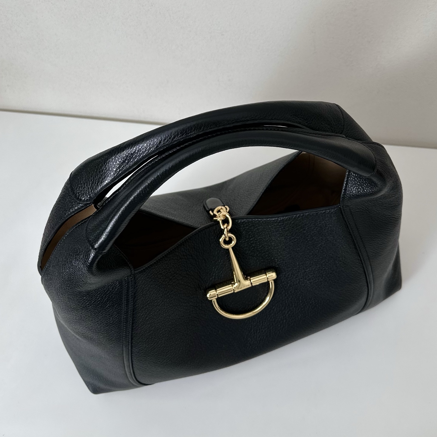 Gvc*1 Softbit Large Shoulder Bag In Leather-46*26*16CM