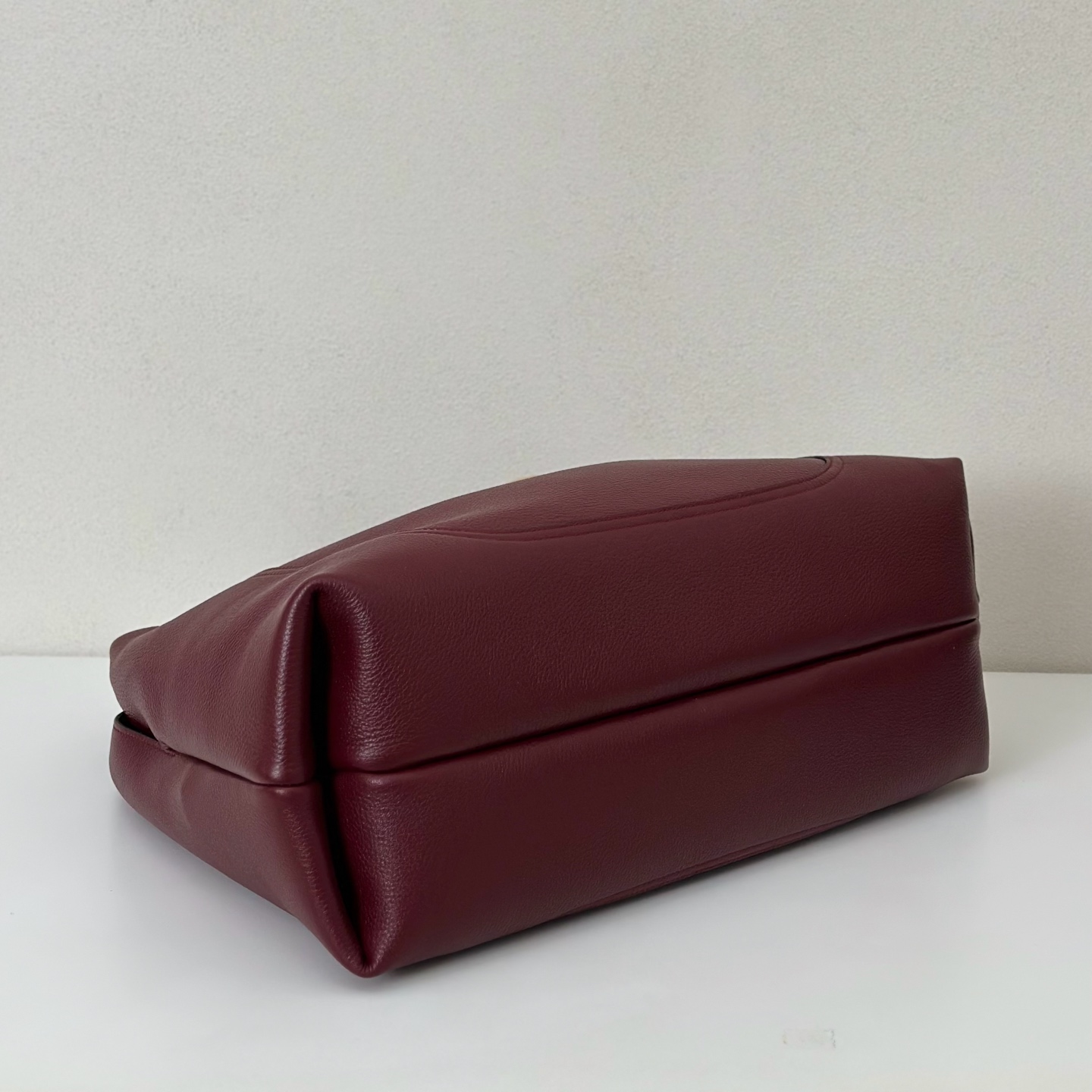 Gvc*1 Softbit Large Shoulder Bag In Leather-46*26*16CM