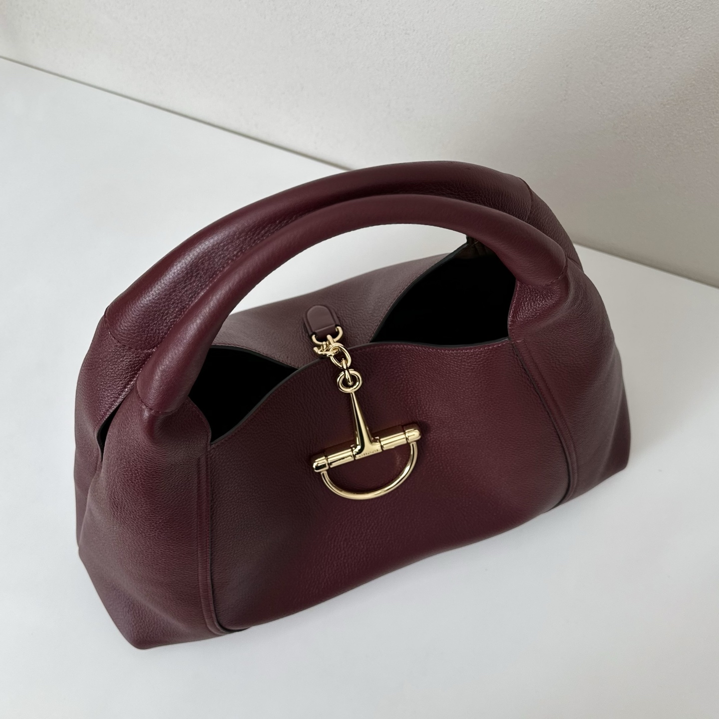 Gvc*1 Softbit Large Shoulder Bag In Leather-46*26*16CM