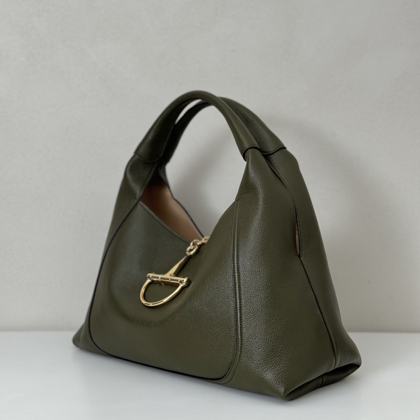 Gvc*1 Softbit Large Shoulder Bag In Leather-46*26*16CM