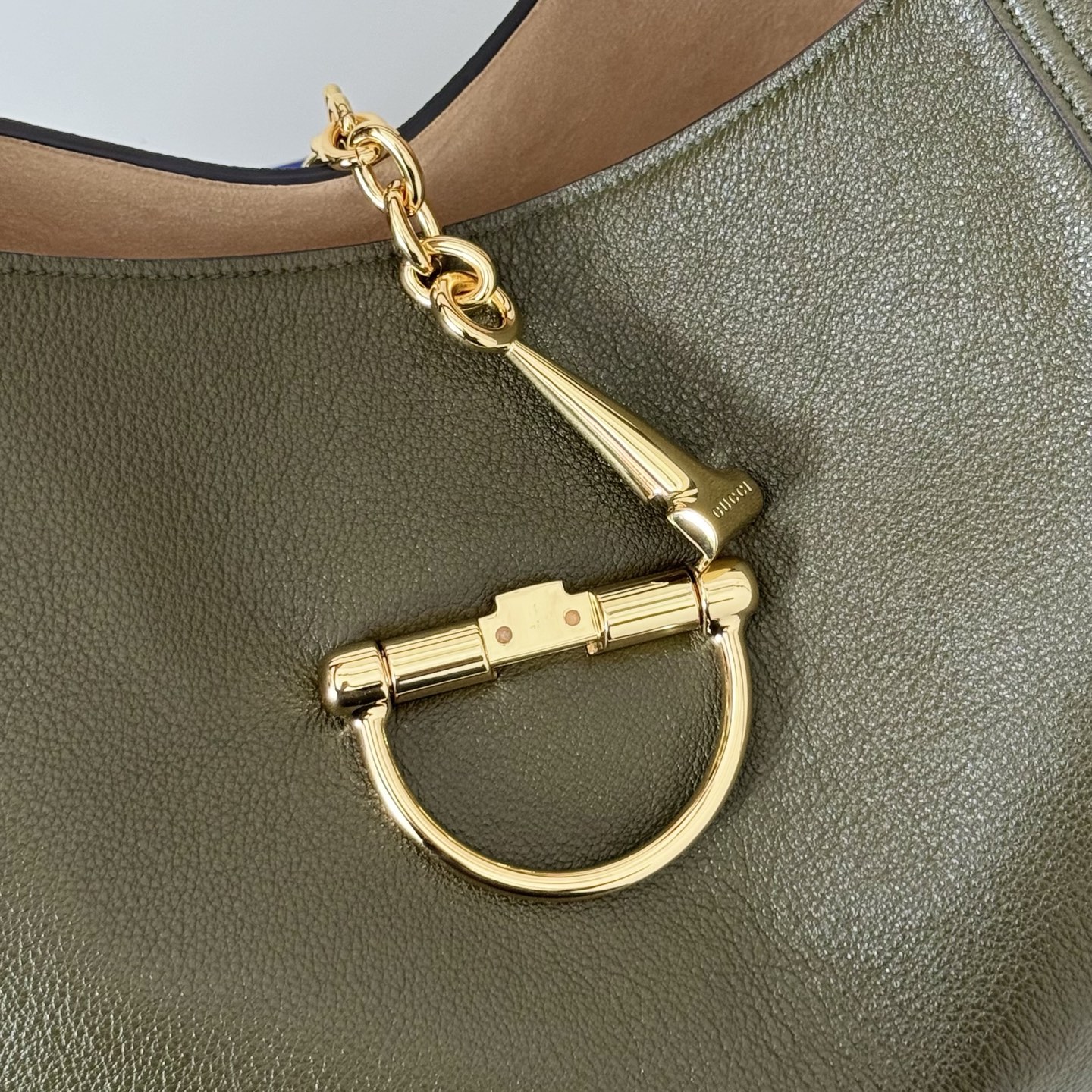 Gvc*1 Softbit Large Shoulder Bag In Leather-46*26*16CM