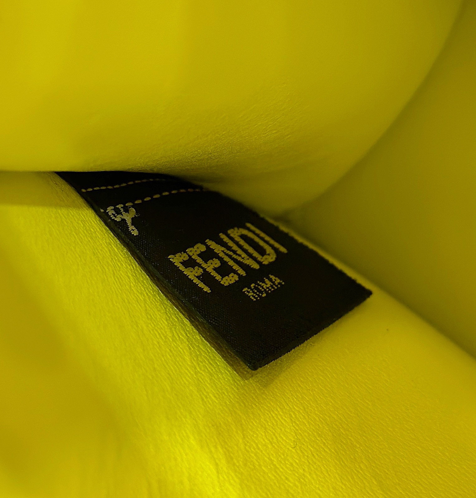 F**di Peekaboo ISeeU Bag-20x11x15CM