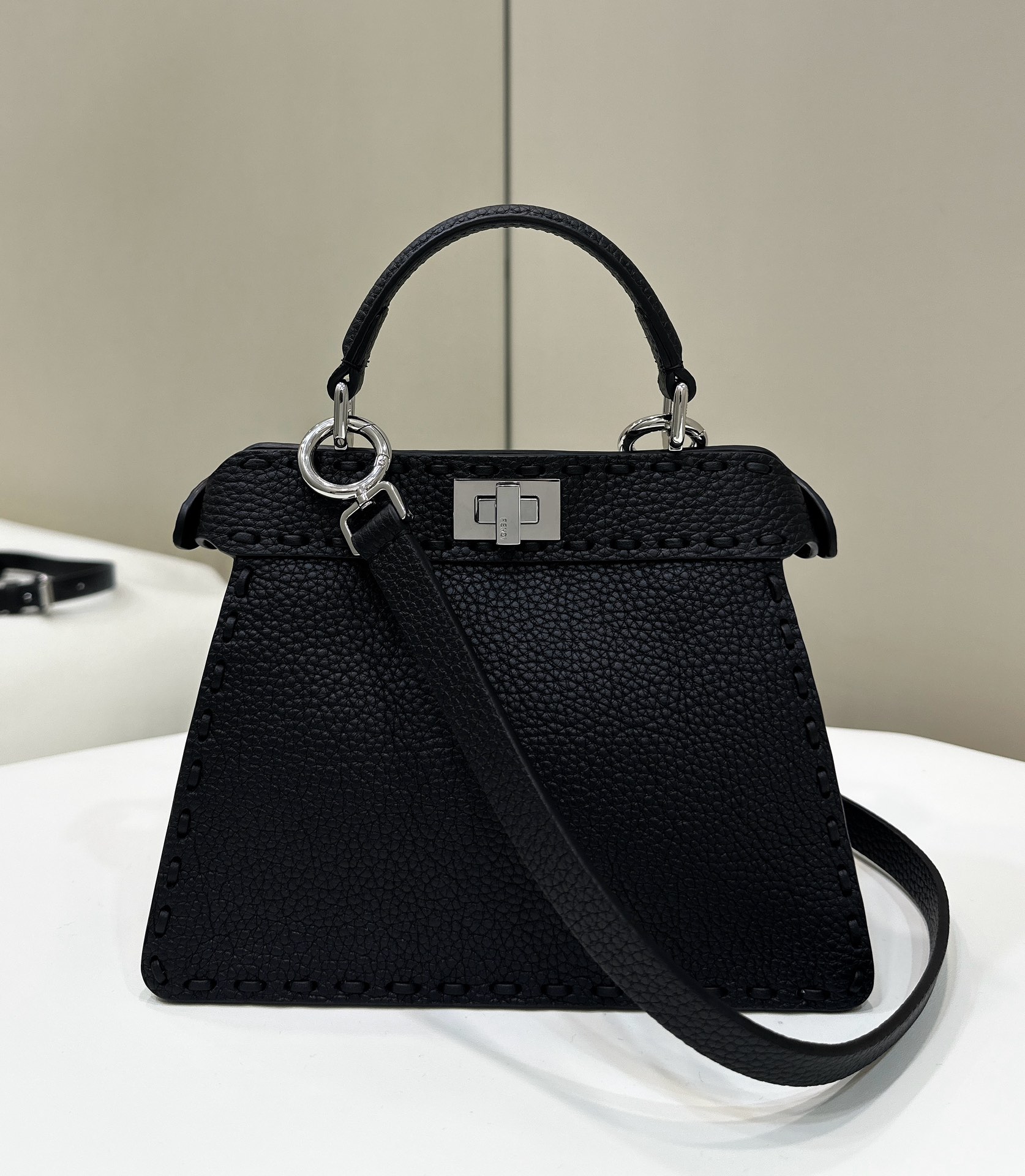 F**di Peekaboo ISeeU Bag-20x11x15CM