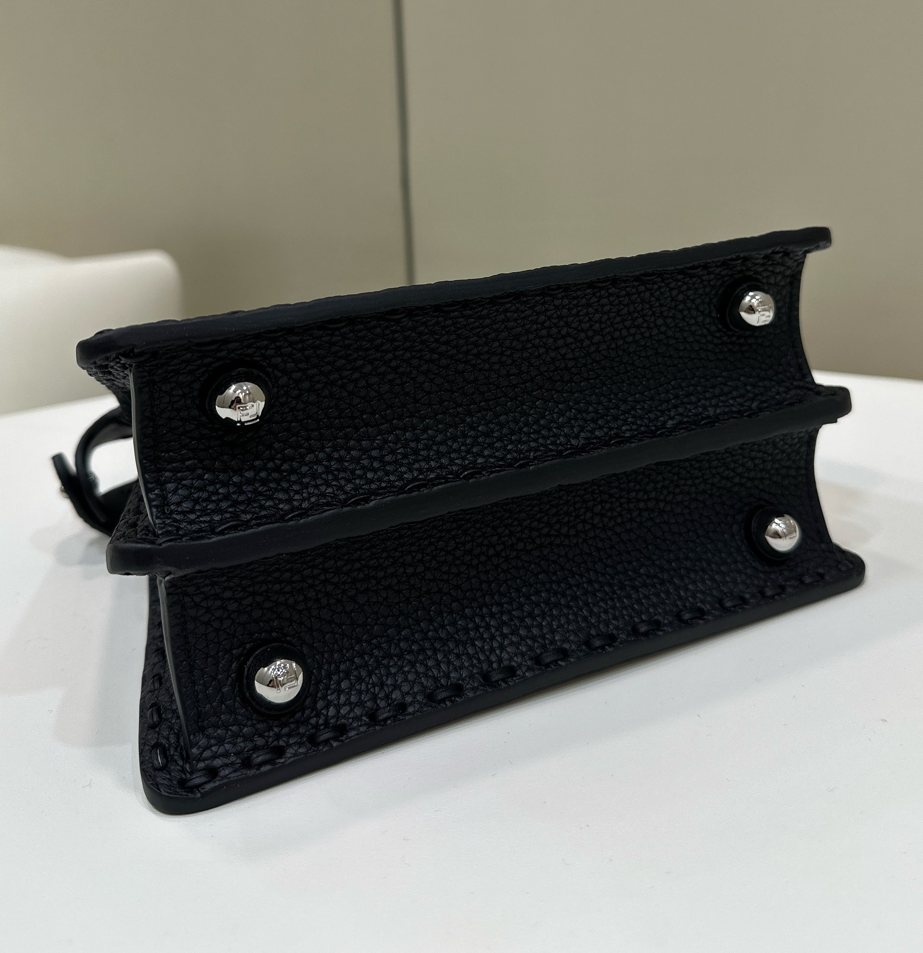 F**di Peekaboo ISeeU Bag-20x11x15CM