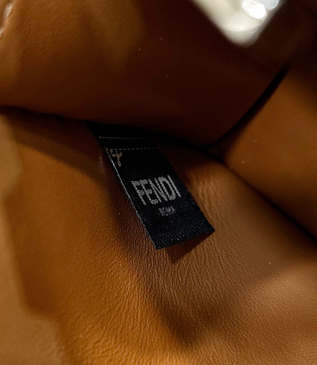 F**di Peekaboo ISeeU Bag-20x11x15CM