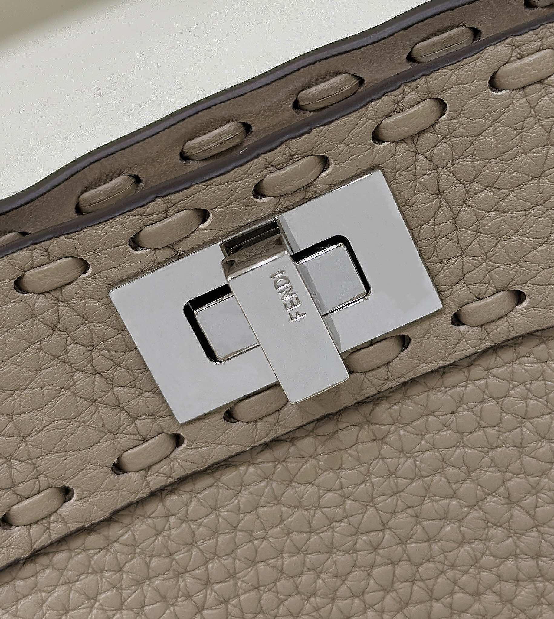 F**di Peekaboo ISeeU Bag-20x11x15CM