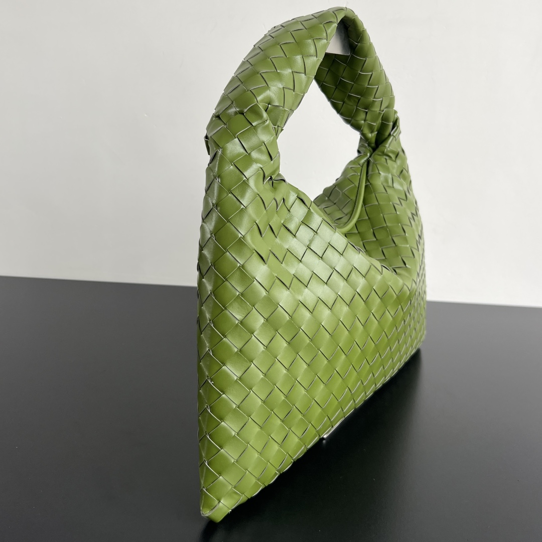 B0tt*ga Ven*ta Hop Bag-46x21x10CM
