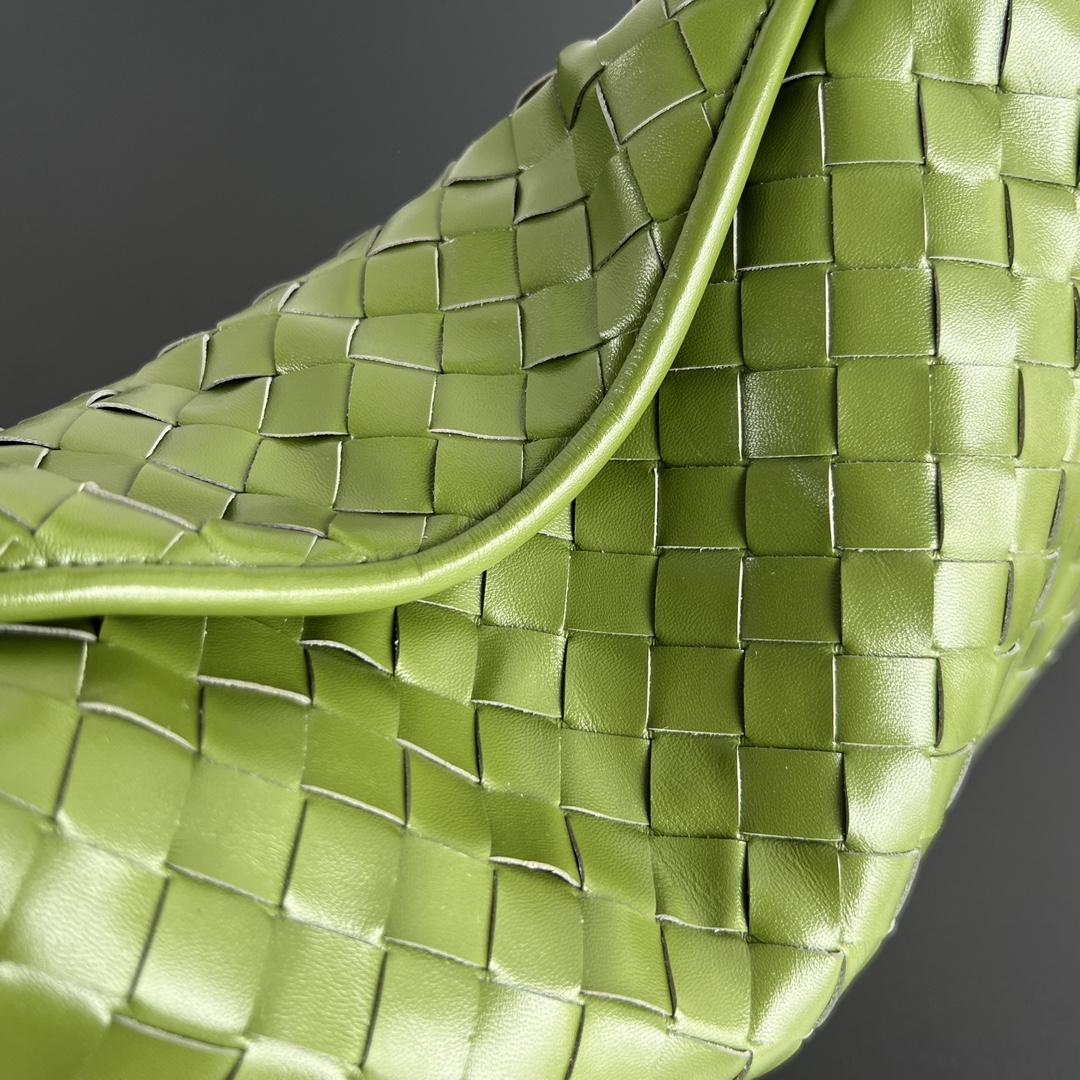 B0tt*ga Ven*ta Hop Bag-46x21x10CM