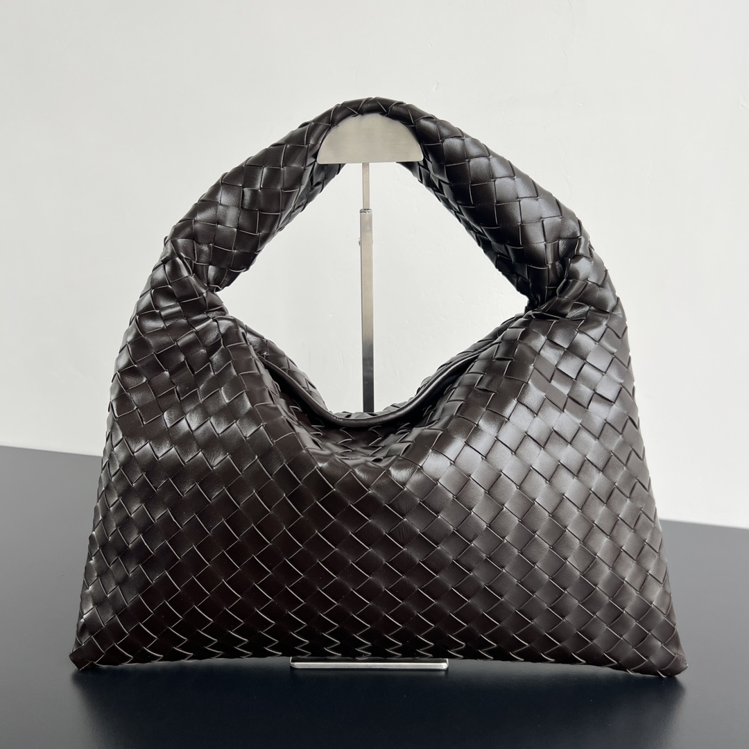 B0tt*ga Ven*ta Hop Bag-46x21x10CM