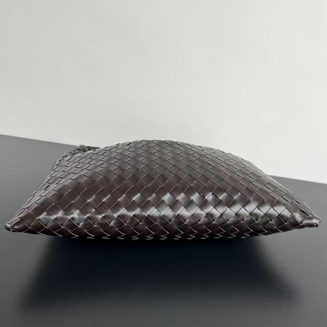 B0tt*ga Ven*ta Hop Bag-46x21x10CM
