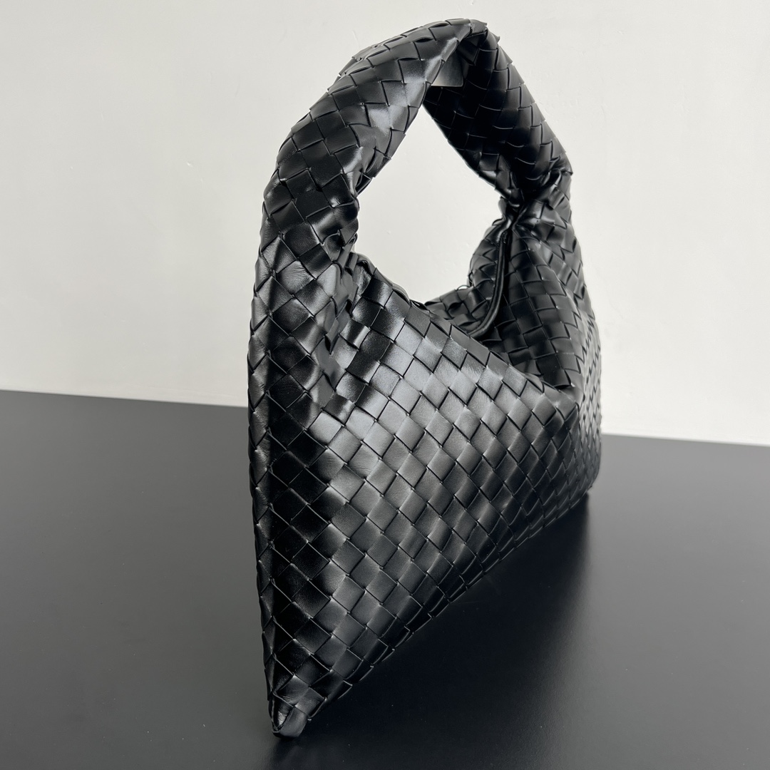 B0tt*ga Ven*ta Hop Bag-46x21x10CM
