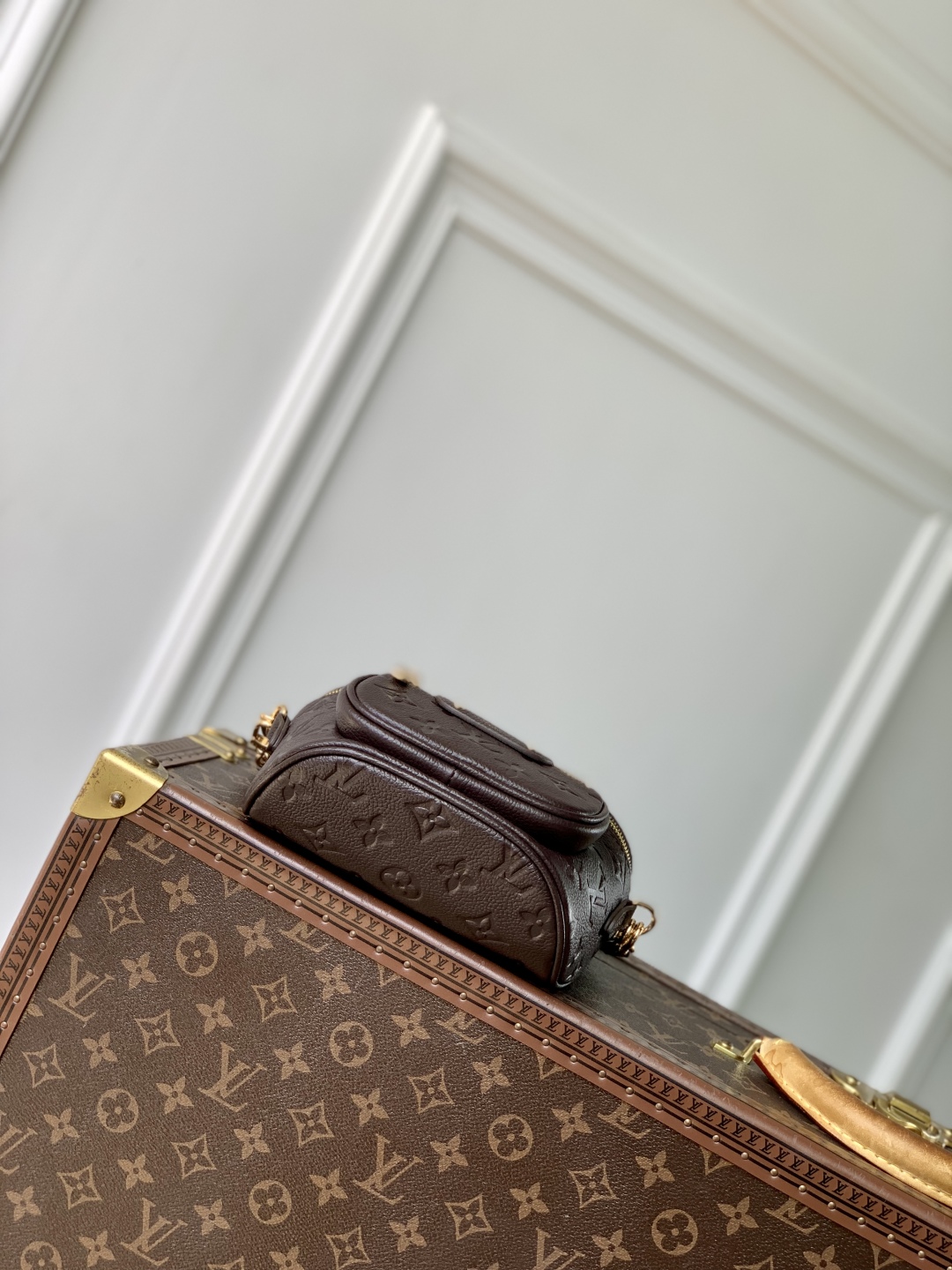 L0vis Vvtt0n Mini Bumbag-17 x 12 x 9.5CM
