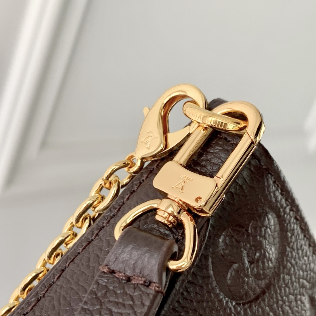 L0vis Vvtt0n Easy Pouch On Strap-19x11.5x3CM