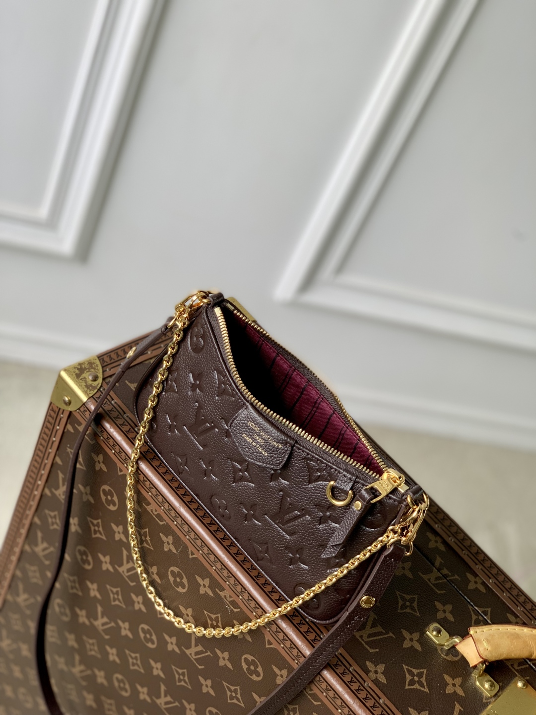 L0vis Vvtt0n Easy Pouch On Strap-19x11.5x3CM