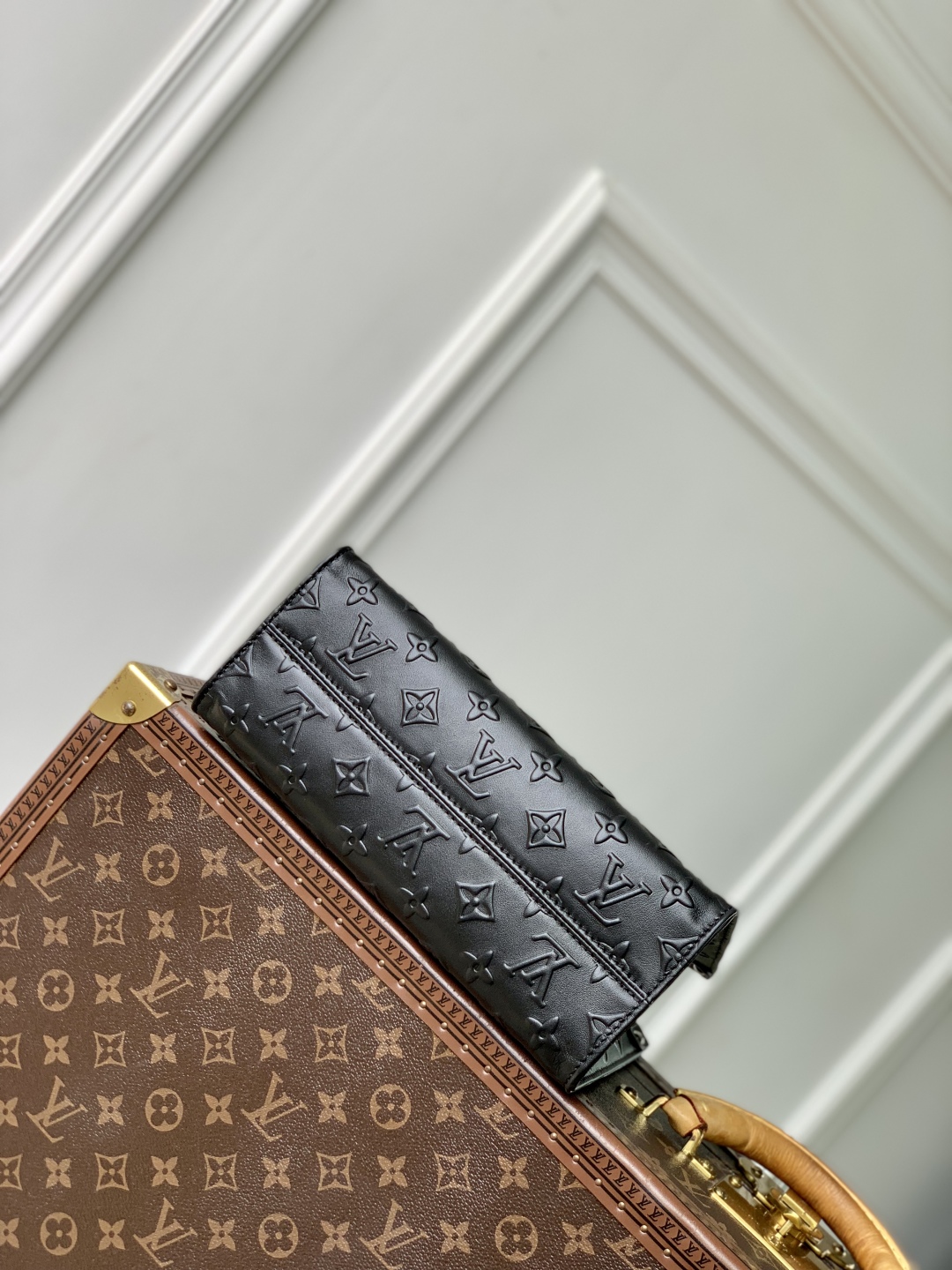 L0vis Vvtt0n OnTheGo Monogram Bold Handbag-M14576-19 x 11.5 x 25CM