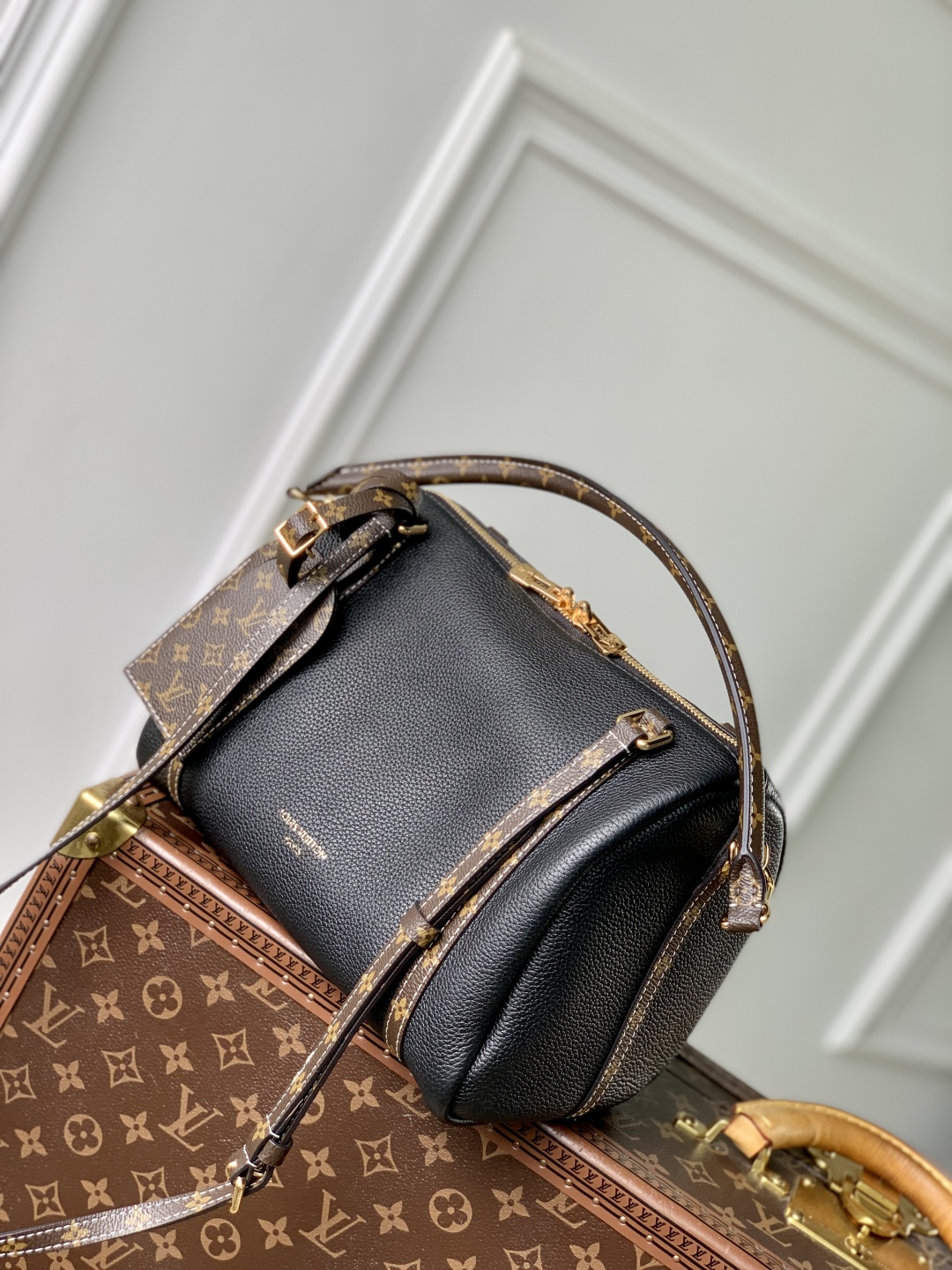 L0vis Vvtt0n M13667 Top Handbags-25*15*18CM
