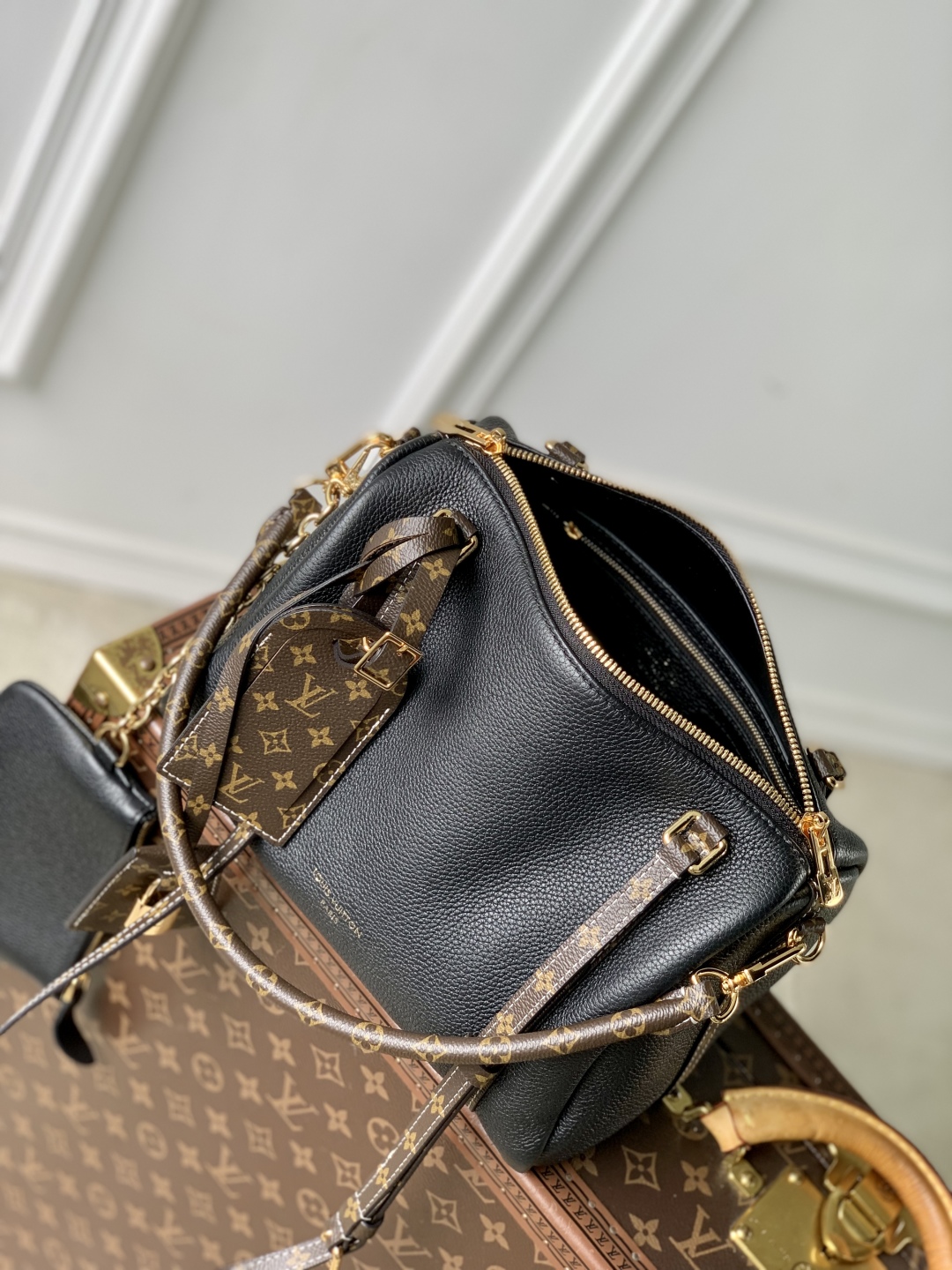 L0vis Vvtt0n M13667 Top Handbags-25*15*18CM