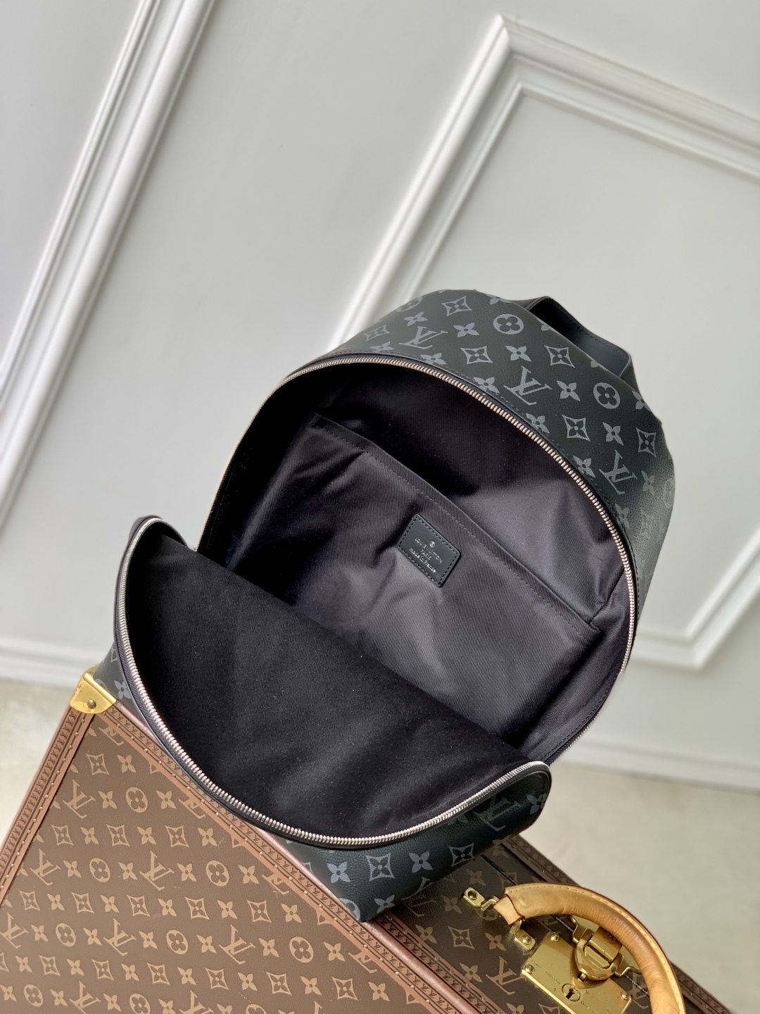 L0vis Vvtt0n Discovery Slim-M14020-38 x 13 x 28CM