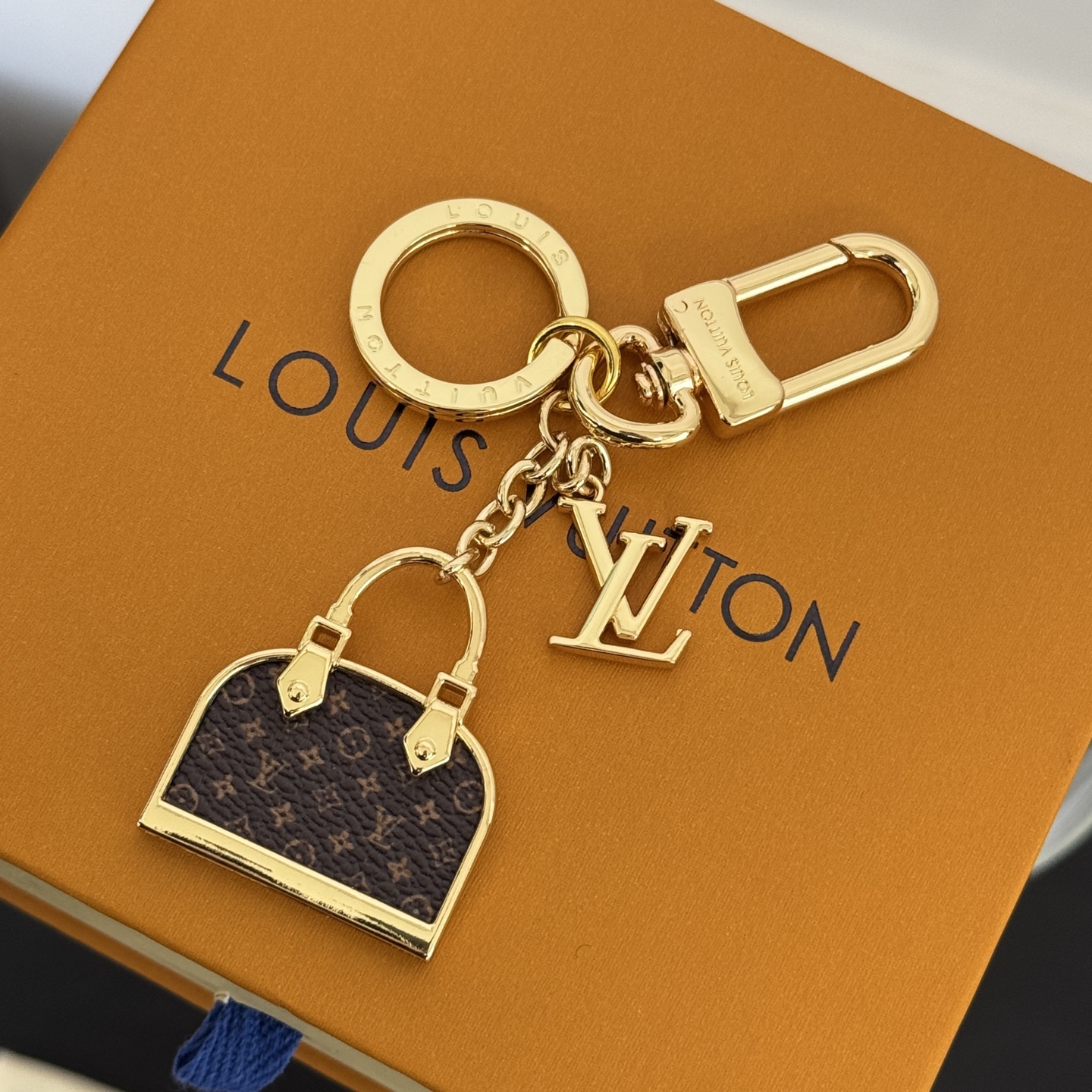 L0vis Vvtt0n Bag Charm
