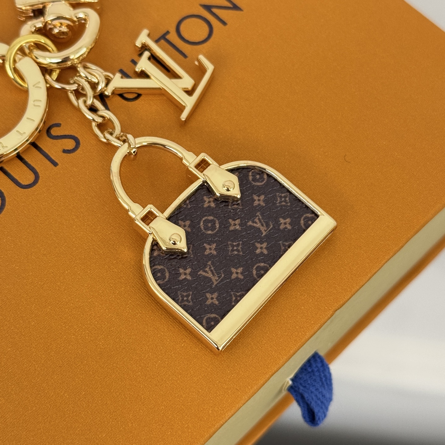 L0vis Vvtt0n Bag Charm