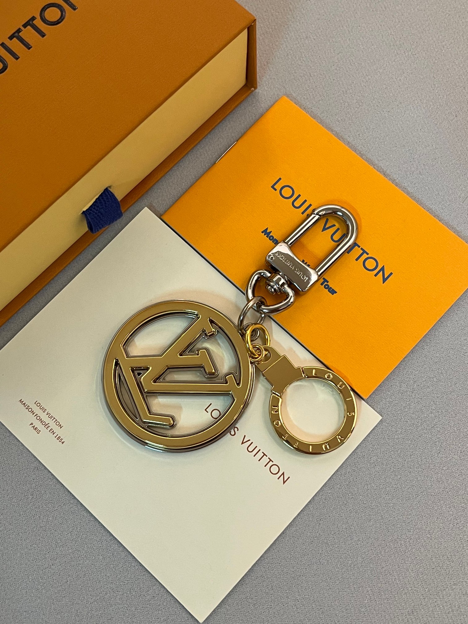 L0vis Vvtt0n Bag Charm