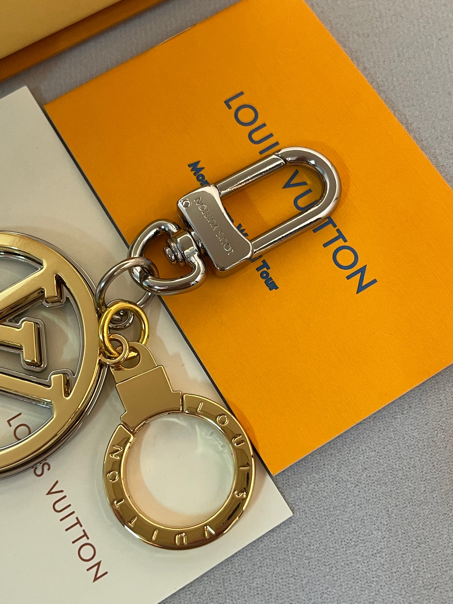 L0vis Vvtt0n Bag Charm