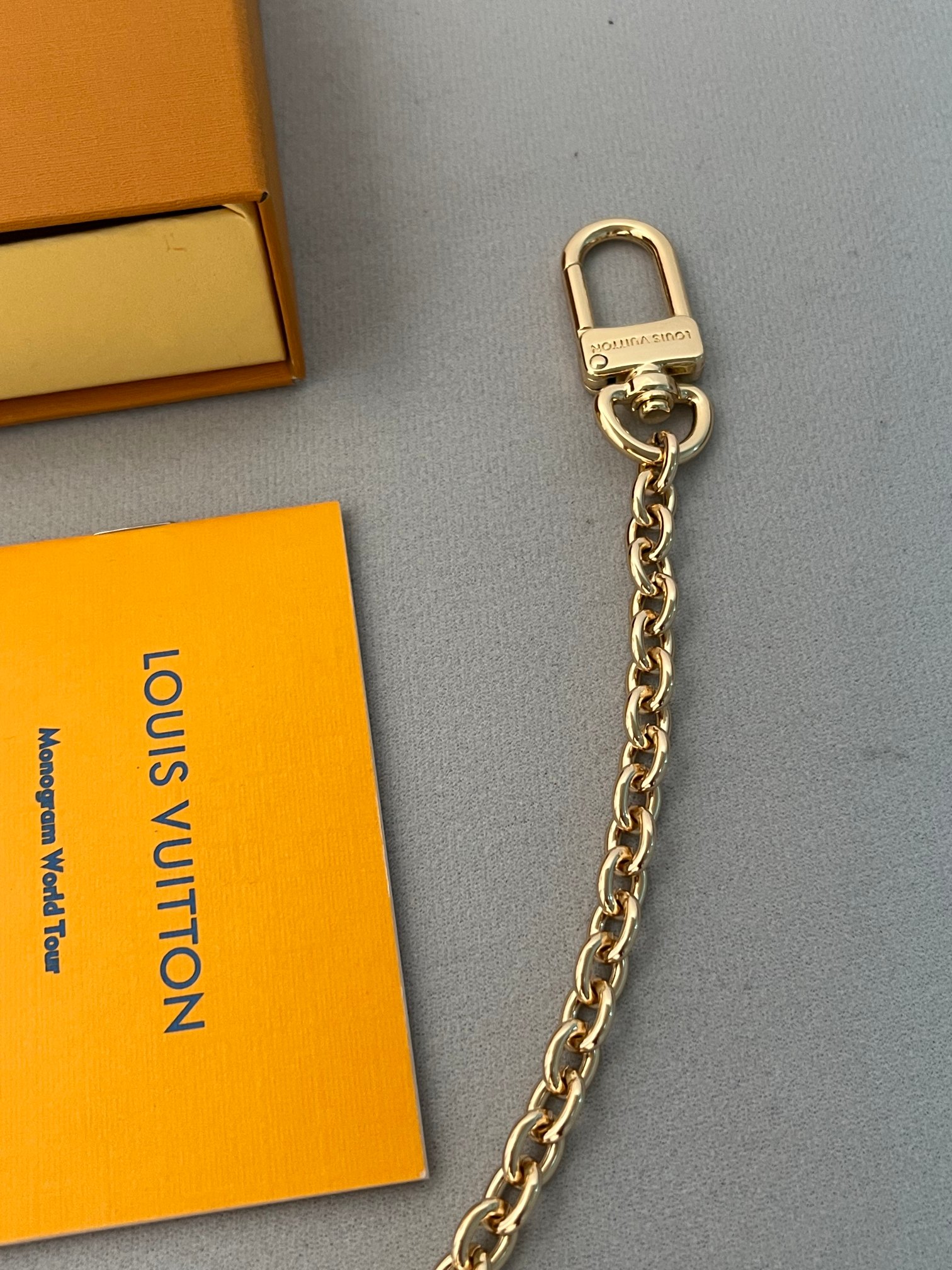 L0vis Vvtt0n Bag Charm