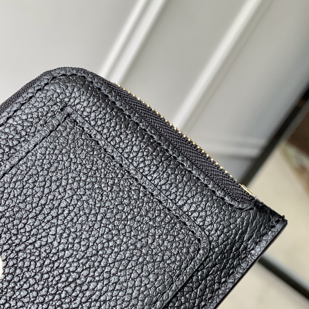 L0vis Vvtt0n Low Key Wallet - 8.5 x 1 x 13CM