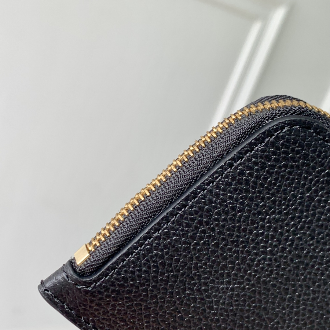 L0vis Vvtt0n Low Key Wallet - 8.5 x 1 x 13CM