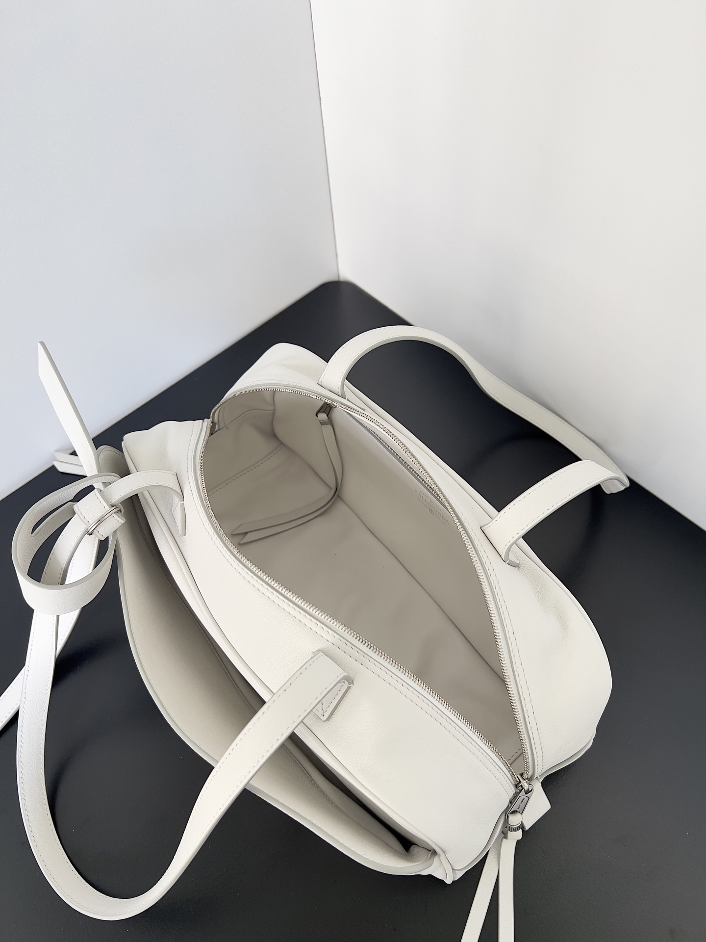 Ba1en*iaga Carrie Bag-30.9*11.9*11.9CM